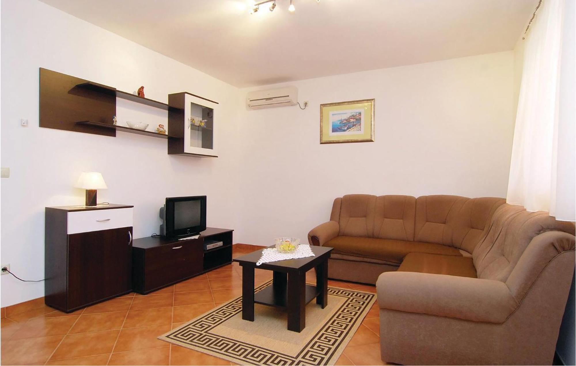 2 Bedroom Nice Apartment In Vir Esterno foto