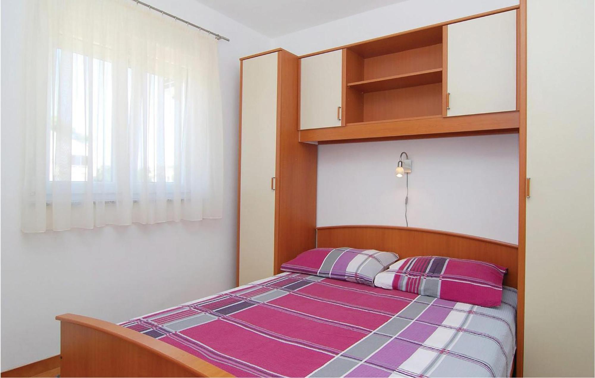 2 Bedroom Nice Apartment In Vir Esterno foto