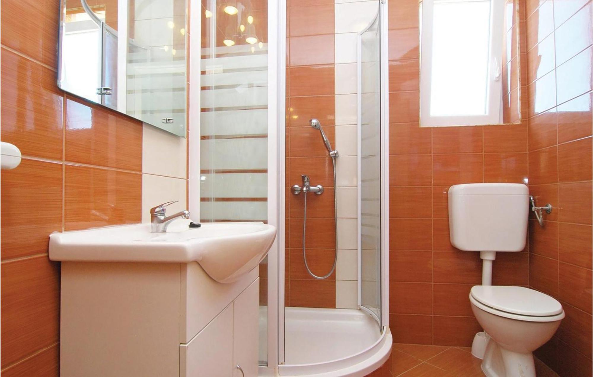 2 Bedroom Nice Apartment In Vir Esterno foto