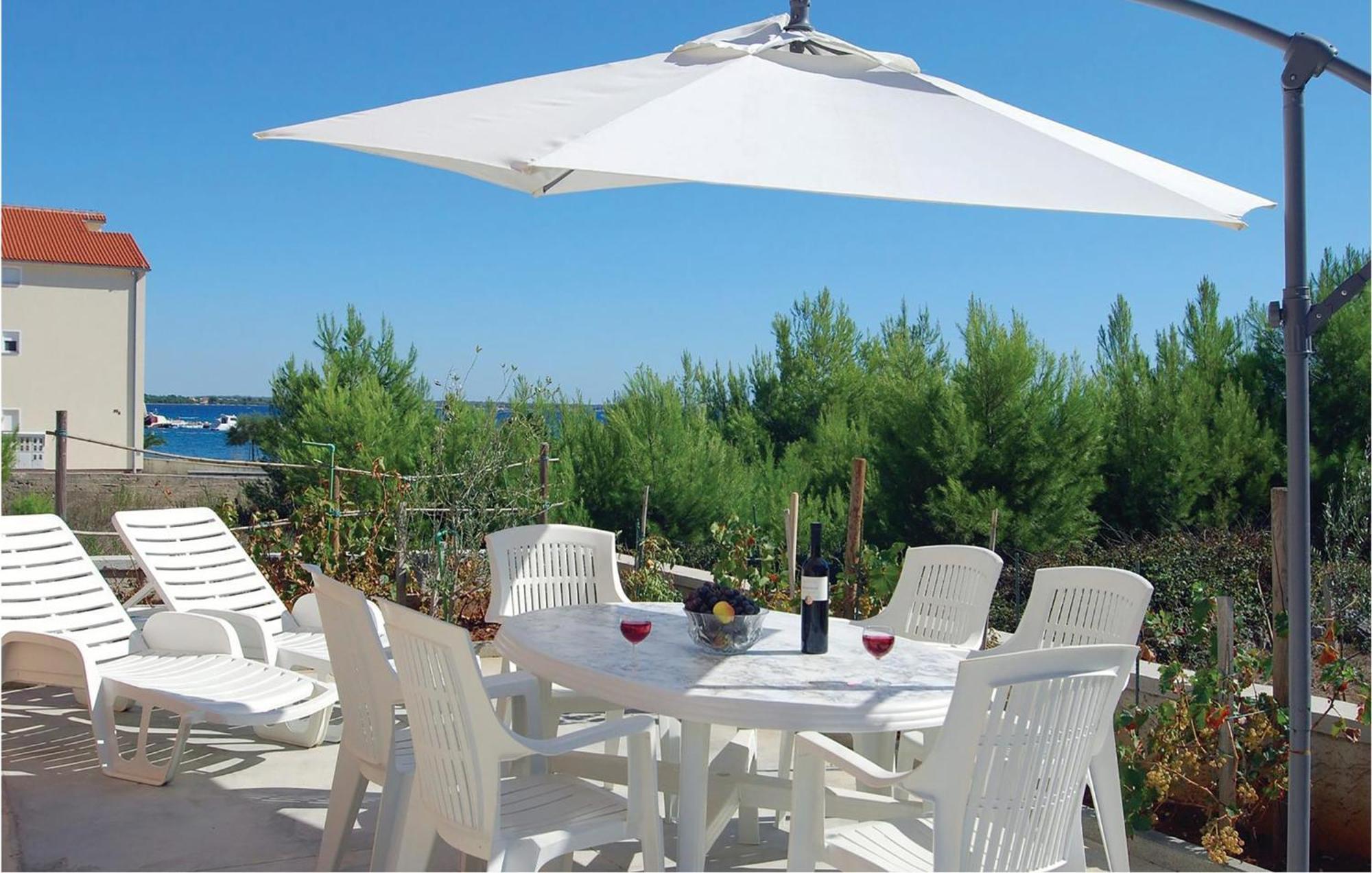 2 Bedroom Nice Apartment In Vir Esterno foto