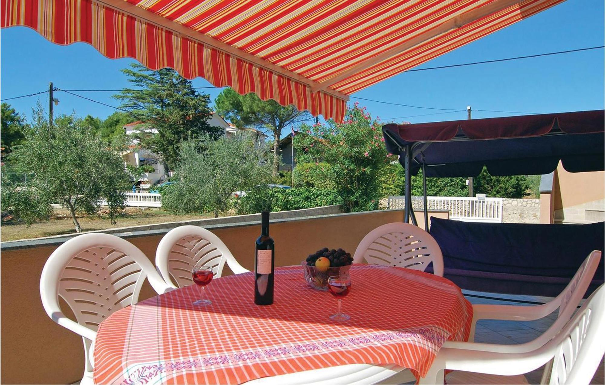 2 Bedroom Nice Apartment In Vir Esterno foto